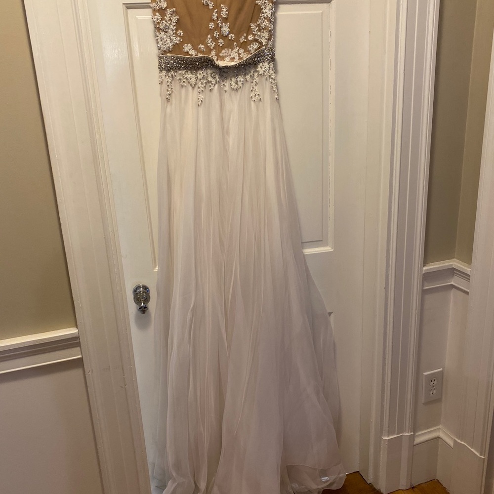 Custom Jovani Gown size 4-6.